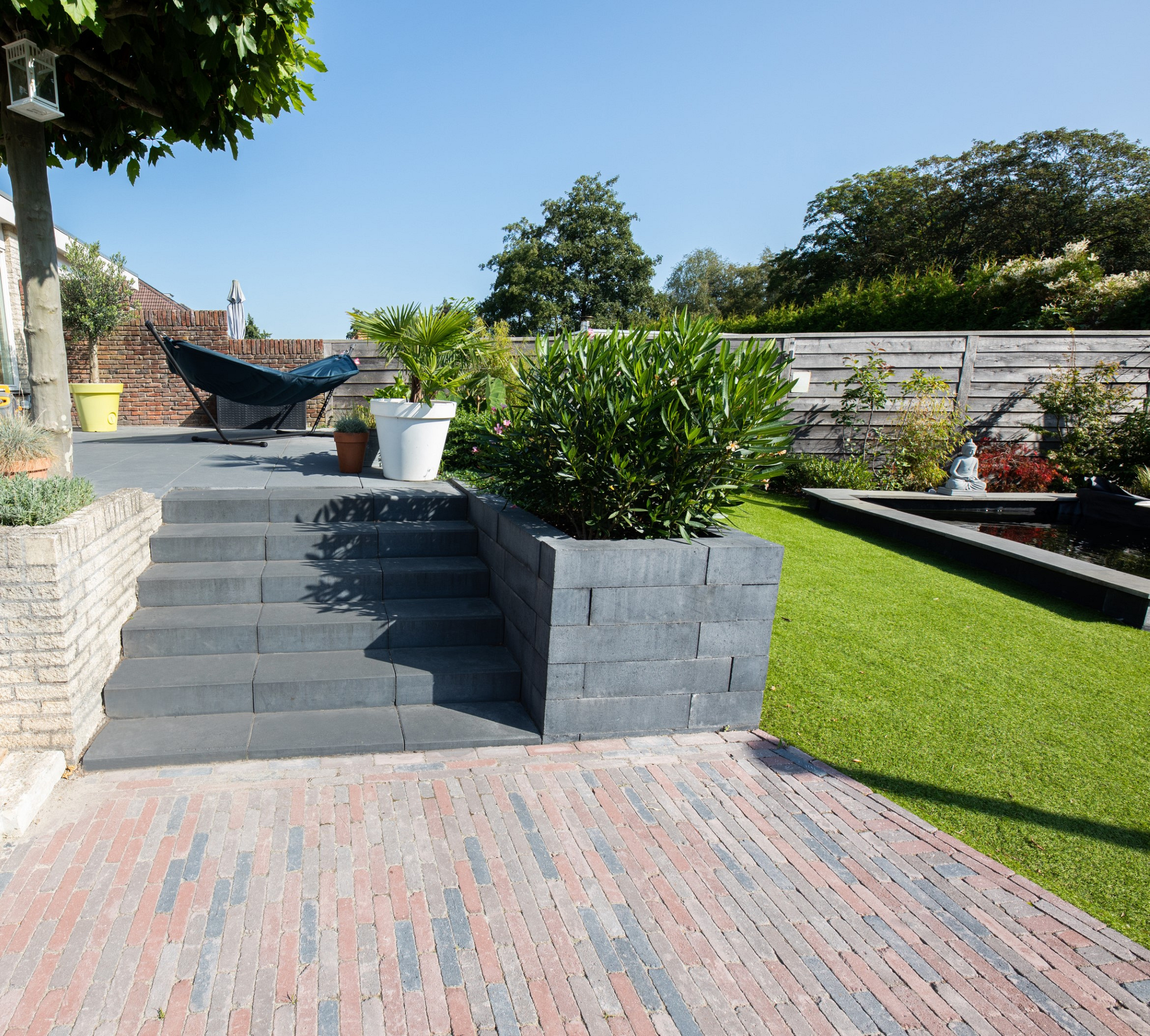 traptrede-60x30x15-cm-indus-black-kleurecht-met-facet (3)